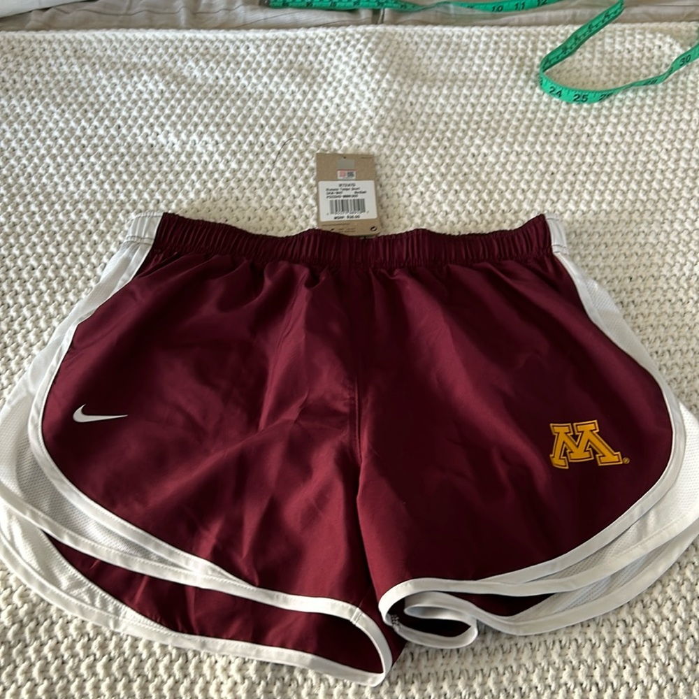 University of Minnesota Golden Gopher maroon shorts. Size medium